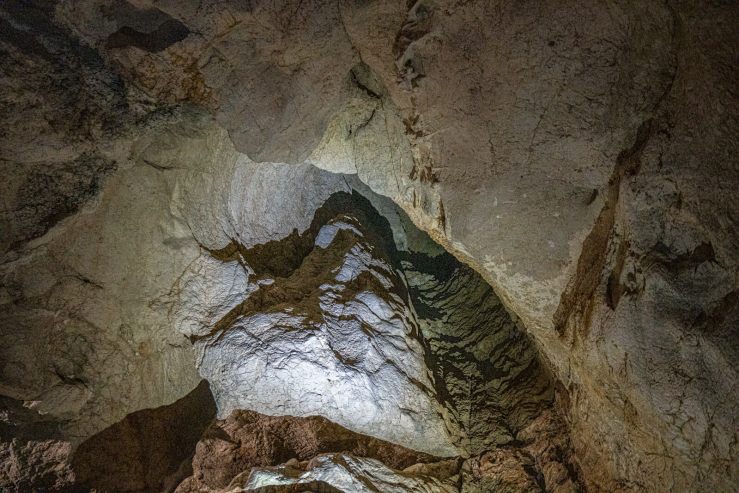 1694529436 80 Photographing challenging conditions Capricorn Caves | Theedgesm